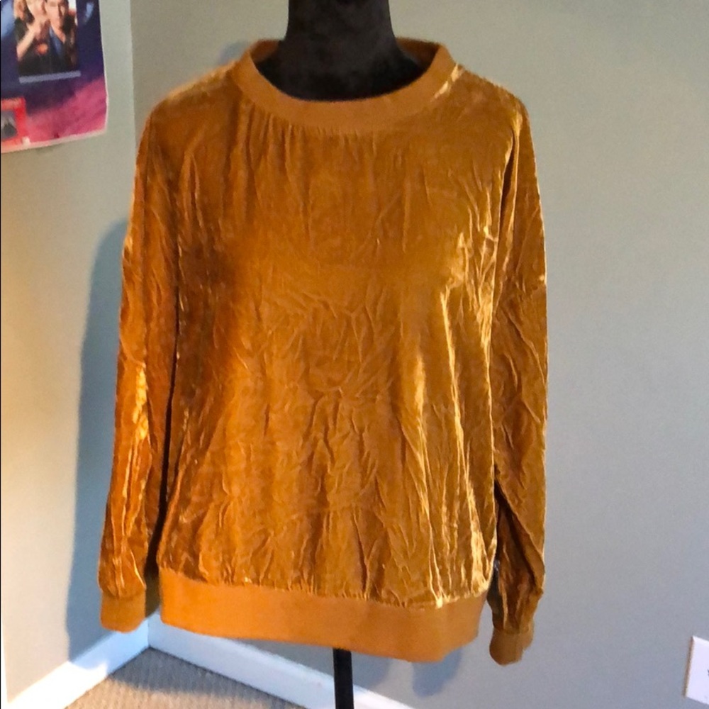 Kenneth Cole gold velvet sweater size L